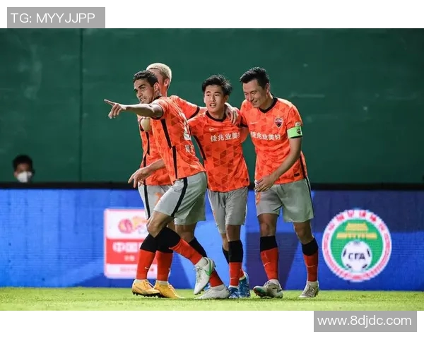 深圳篮球队配合默契创新高助力球队在联赛中崭露头角